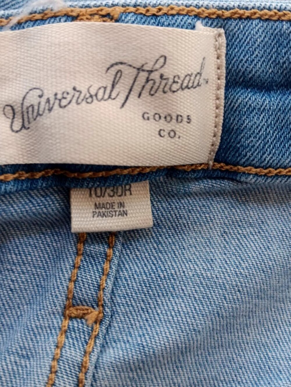 Denim Shorts 10/30R 30W Universal Thread Womens High-Rise Midi Frayed Hem Cutoff